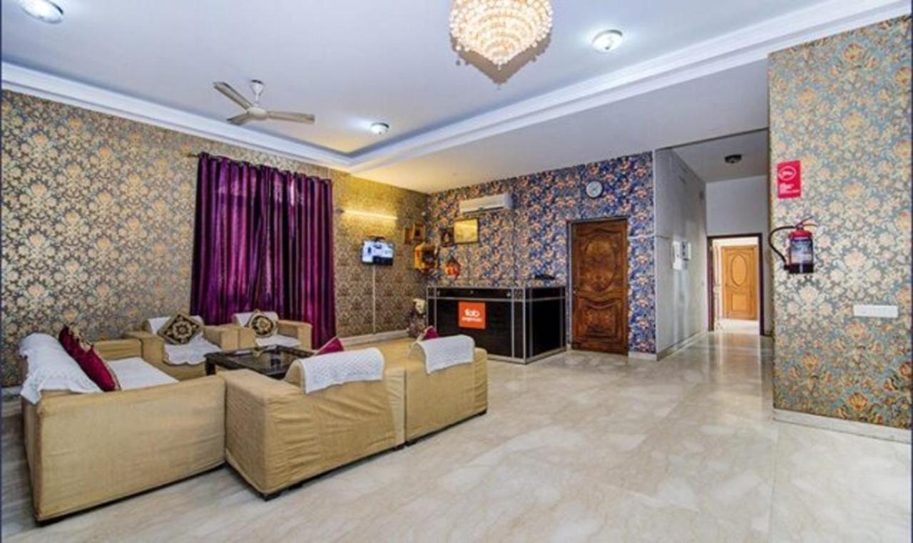 Fabexpress Ashray Hotell Noida Exteriör bild