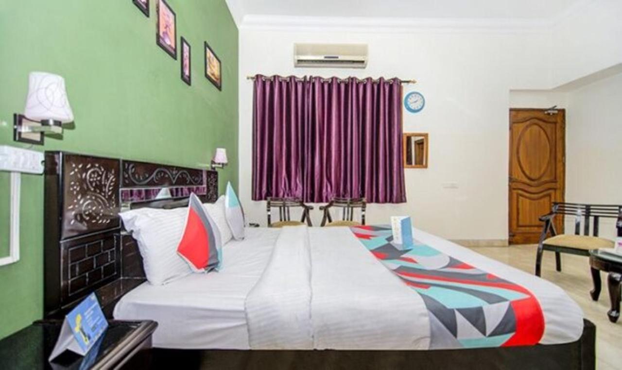 Fabexpress Ashray Hotell Noida Exteriör bild