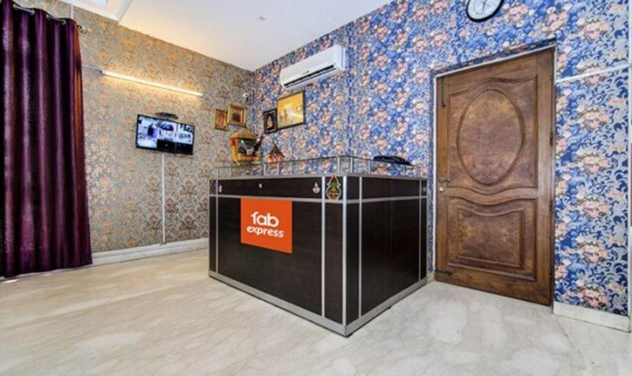 Fabexpress Ashray Hotell Noida Exteriör bild