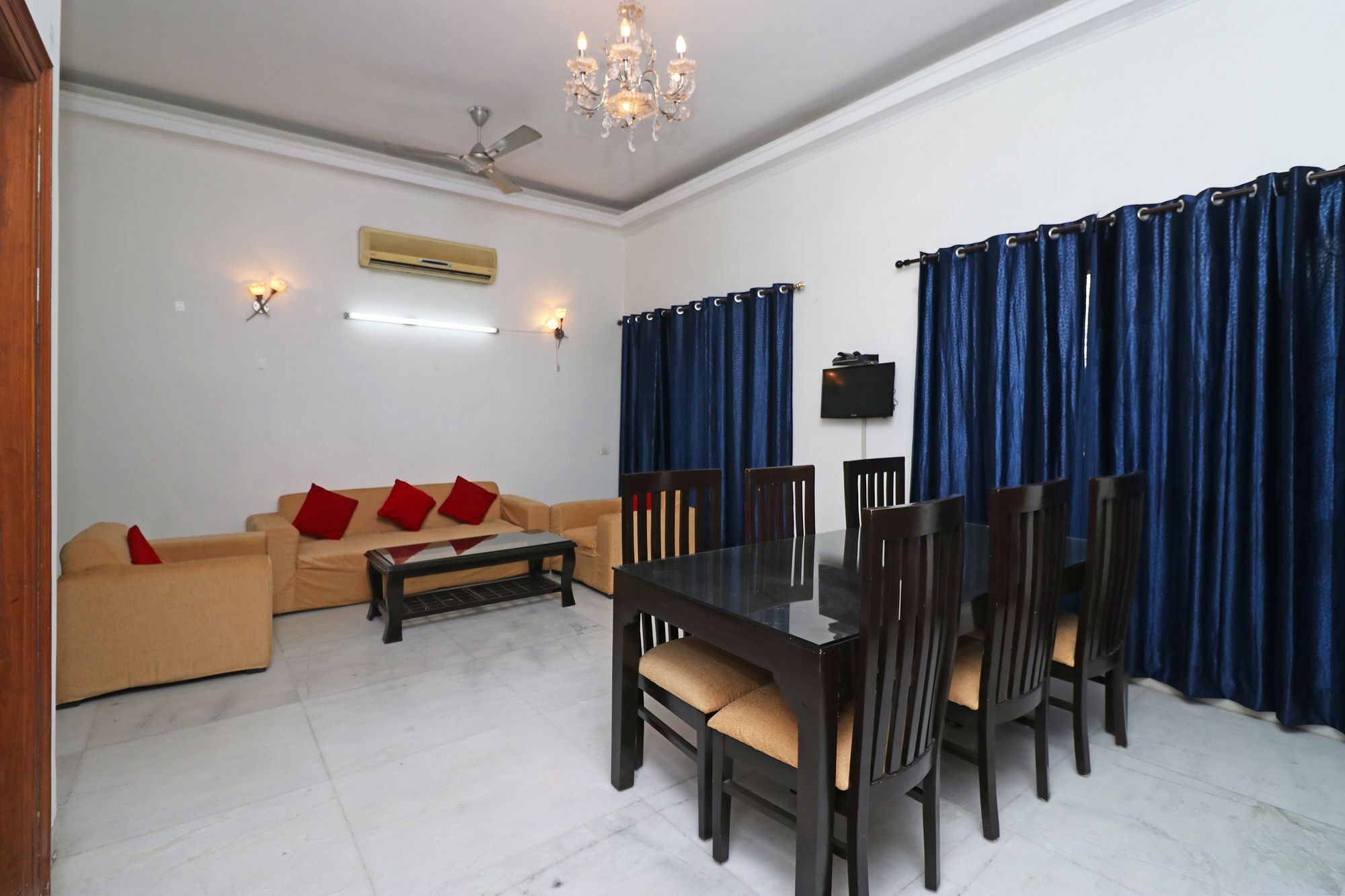 Fabexpress Ashray Hotell Noida Exteriör bild